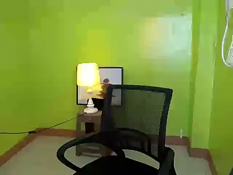 SultryCyraFoxmore online show from April 8, 5:09 am