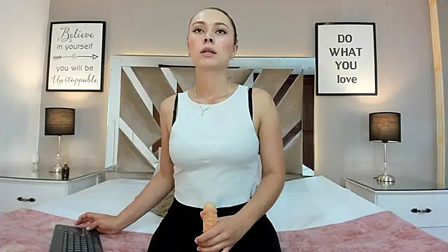 cellestehot online show from October 27, 11:50 am