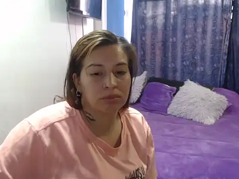 Snapshot of cloequeen15 chatting on October 6, 8:35 pm cloequeen15 online show from October 6, 8:35 pm