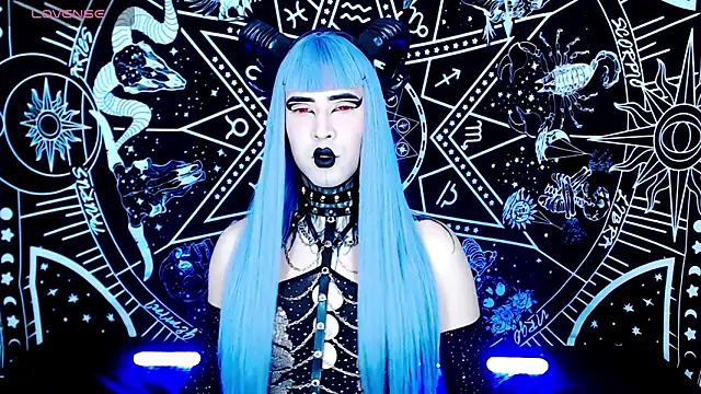 Snapshot of naomi_satan chatting on October 21, 12:47 am naomi satan online show from October 21, 12:47 am