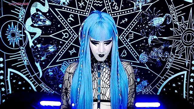 Snapshot of naomi_satan chatting on September 10, 12:43 am naomi satan online show from September 10, 12:43 am