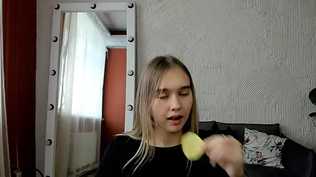 Snapshot of Vel1ka chatting on October 11, 7:57 am Vel1ka online show from October 11, 7:57 am