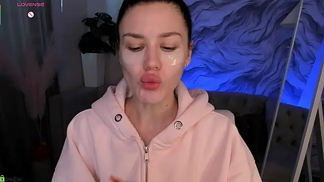 Aria Mila online show from March 17, 3:10 am