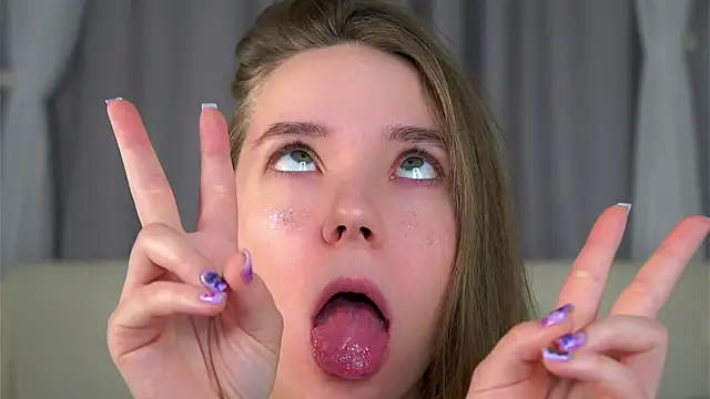 KarriBrownd online show from January 9, 1:10 am