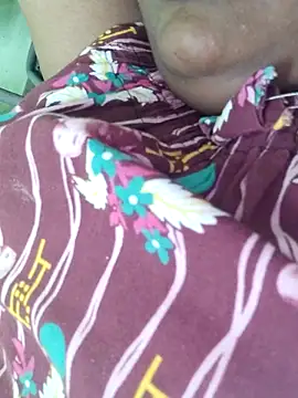 Snapshot of Tamilreethu chatting on October 14, 5:37 pm Tamilreethu online show from October 14, 5:37 pm
