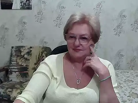 Snapshot of Renata62011 chatting on October 1, 7:08 pm Renata62011 online show from October 1, 7:08 pm