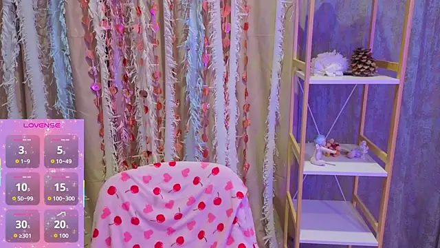 Snapshot of Luisa_Rosee chatting on October 16, 8:33 pm Luisa Rosee online show from October 16, 8:33 pm