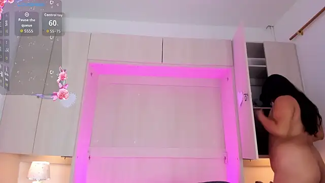 LilyWhitney online show from September 19, 4:11 am