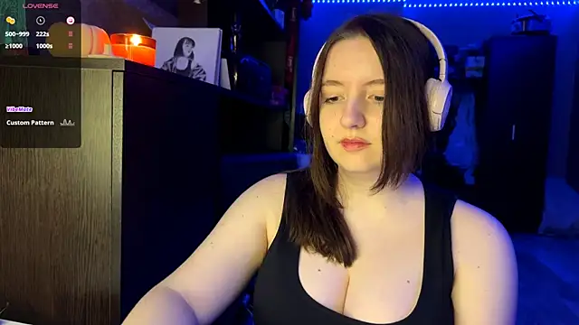 LauretteRagar online show from October 29, 6:43 pm