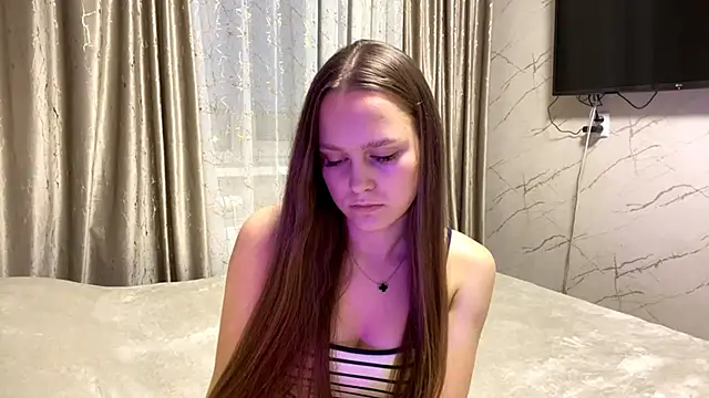 Snapshot of SoSweetGirl chatting on September 8, 4:06 pm SoSweetGirl online show from September 8, 4:06 pm