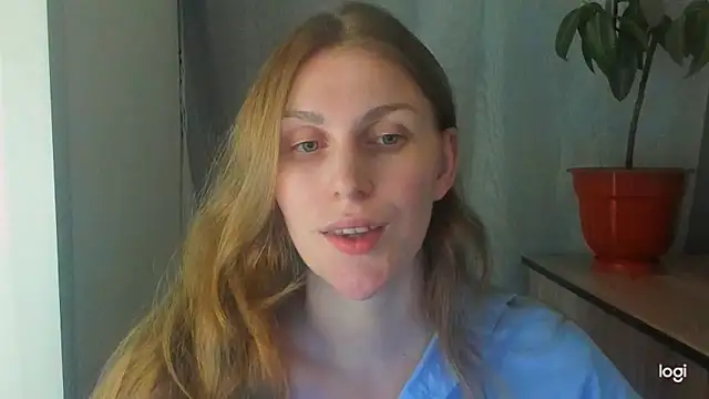 JuliaMuuun online show from May 31, 7:59 pm
