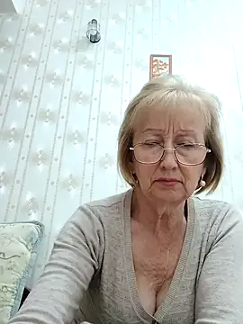 AlikaSwan5821 online show from September 30, 8:13 pm