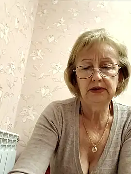 AlikaSwan5821 online show from September 26, 1:31 pm