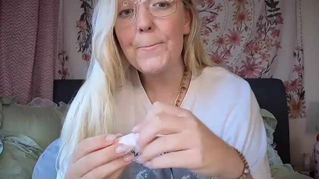 Daisyxoxo  online show from November 13, 9:41 am