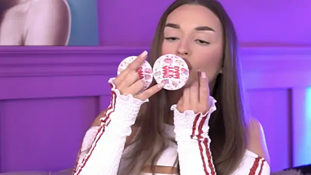 MillaSerene online show from October 5, 8:08 am