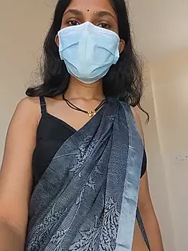 Shivani2002 online show from May 31, 3:34 am