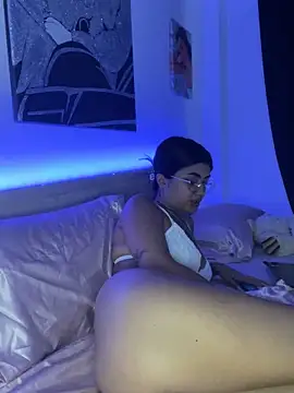 Snapshot of Lina_Xstasy chatting on September 28, 3:39 pm Lina Xstasy online show from September 28, 3:39 pm