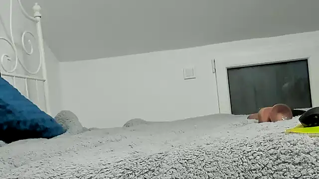 alesquirt33 online show from April 7, 6:04 am