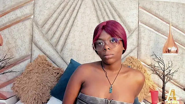 OliviaGarciaa online show from November 26, 7:15 pm