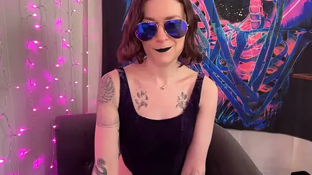 mistressannafoxx online show from September 26, 9:45 pm