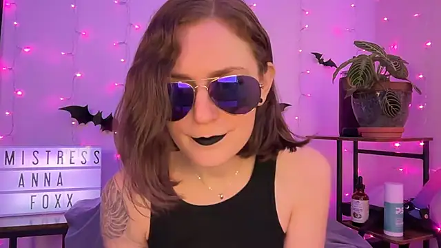 mistressannafoxx online show from November 14, 10:21 pm