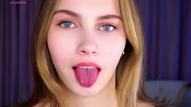 NylaNadler online show from October 27, 6:20 am