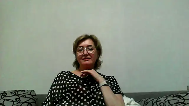 IrynaMolbertx online show from November 11, 5:10 pm