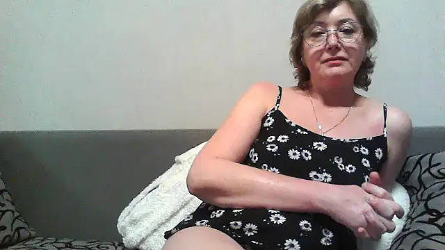 IrynaMolbertx online show from October 30, 8:21 pm