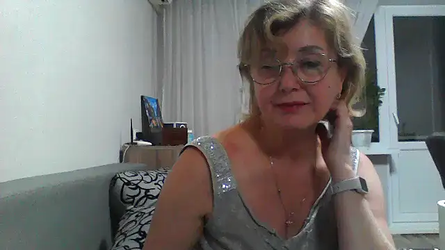 IrynaMolbertx online show from October 9, 8:02 pm