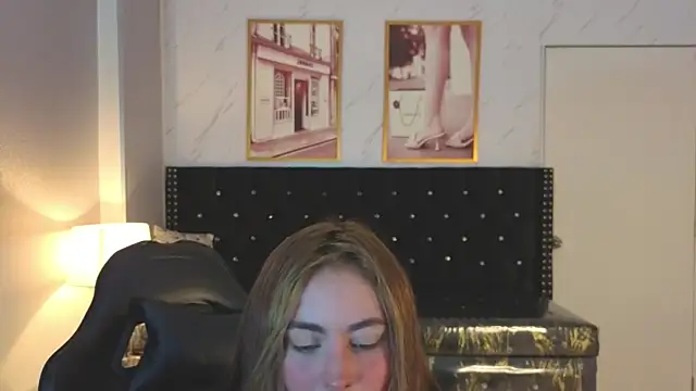 Snapshot of mia_millan_b chatting on September 15, 8:16 pm mia millan b online show from September 15, 8:16 pm
