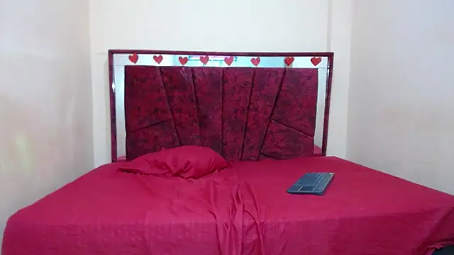 Snapshot of aiiram_hard_sex chatting on September 11, 1:50 am aiiram hard sex online show from September 11, 1:50 am