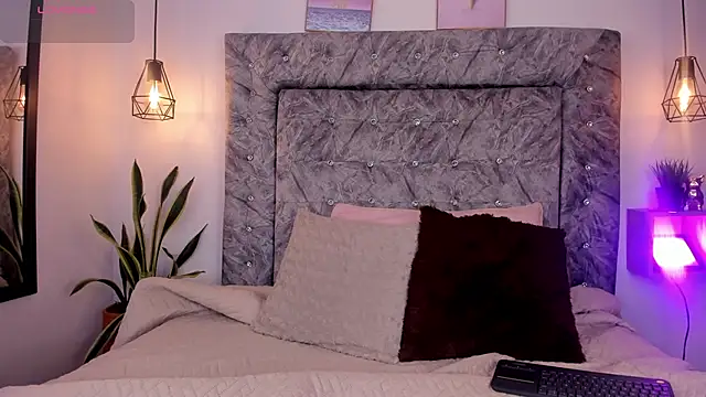 Seraphyne666 online show from November 18, 7:26 pm