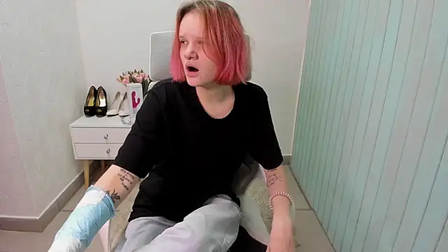 Elieiza xo online show from September 25, 2:21 am