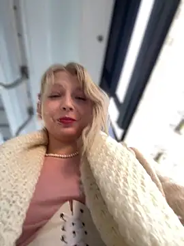 EveLittleSinner online show from September 30, 8:53 am