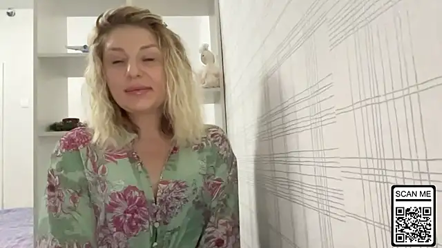 Blondie xoxoxo online show from November 8, 9:42 pm