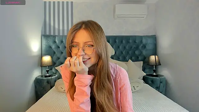 Snapshot of Grace_blush chatting on October 5, 7:02 am Grace blush online show from October 5, 7:02 am