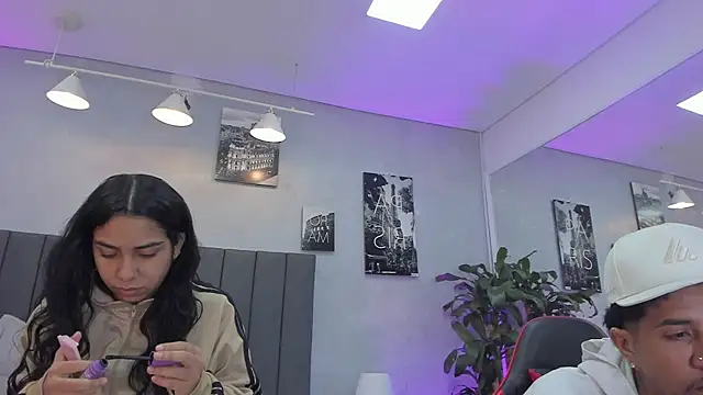 violet and myers online show from October 30, 11:33 am