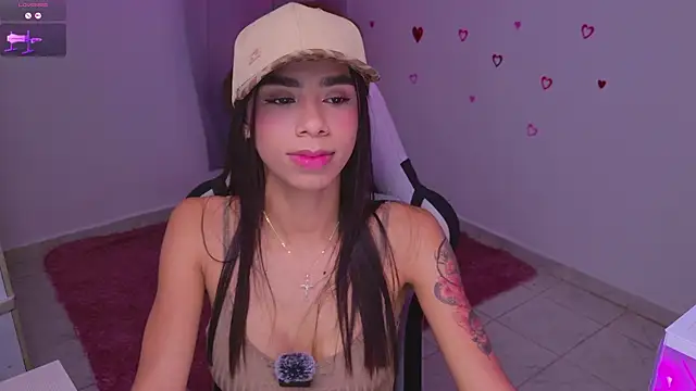 BrunetteAdams001 online show from February 22, 2:23 am