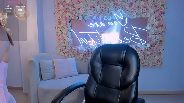 LizzCooper online show from January 19, 5:03 am