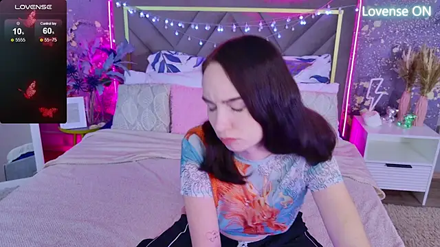 MonikaCarter online show from October 7, 4:00 pm