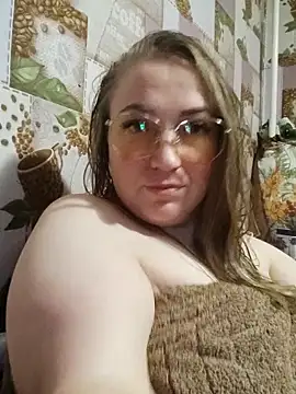 Kiss Eva online show from November 25, 9:04 pm