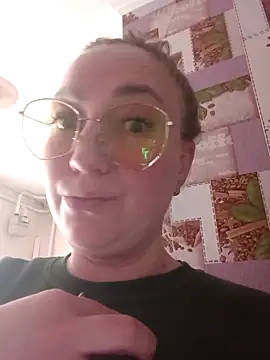 Kiss Eva online show from April 13, 10:49 am