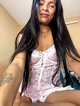Snapshot of Luna025 chatting on October 2, 5:23 am Luna025 online show from October 2, 5:23 am