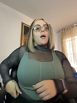 CurvyLust x online show from June 12, 1:19 pm