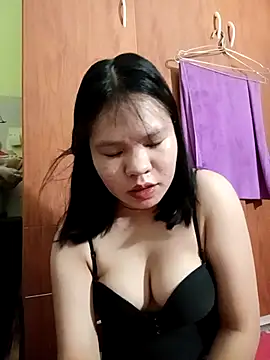 emyeuhss online show from October 5, 5:07 pm