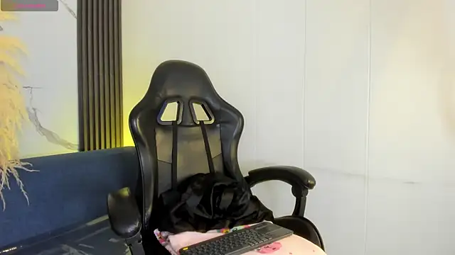 ShaunaDream online show from February 15, 5:10 am