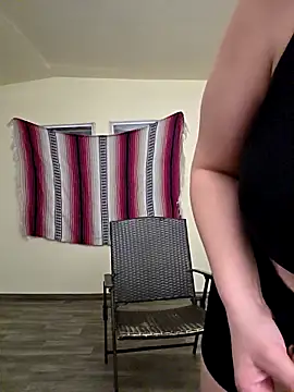 LacyLaurent online show from November 24, 6:15 am