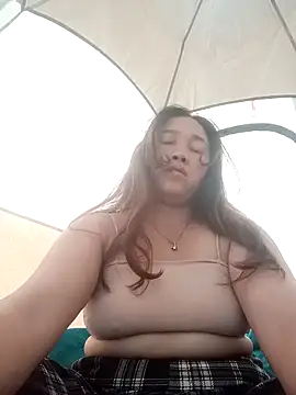 miumiu 00 online show from February 16, 10:04 am