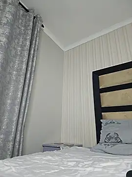 Indian GlowingMiax online show from March 19, 7:40 pm