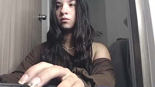   abrill   online show from February 26, 6:56 am